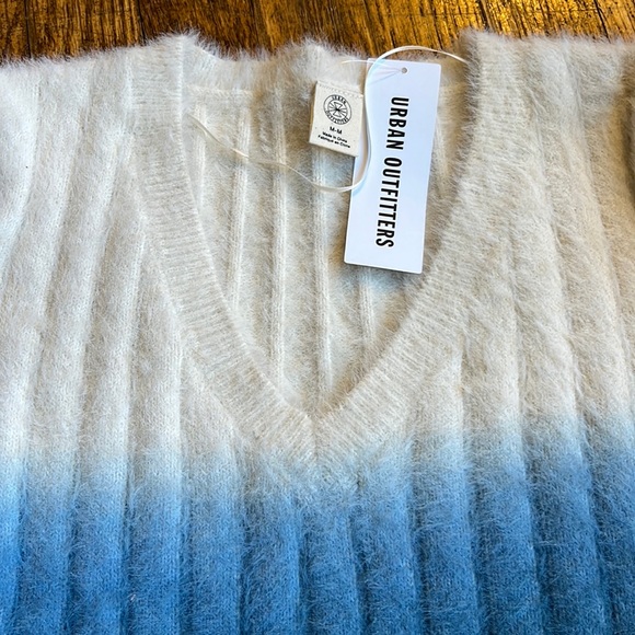 Urban Outfitters sweater Bellini cropped soft knit blue cream M NWT - Picture 6 of 12